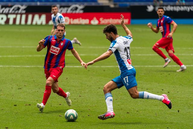 NBA球队只能有3份双向合同 崔永熙与多人竞争